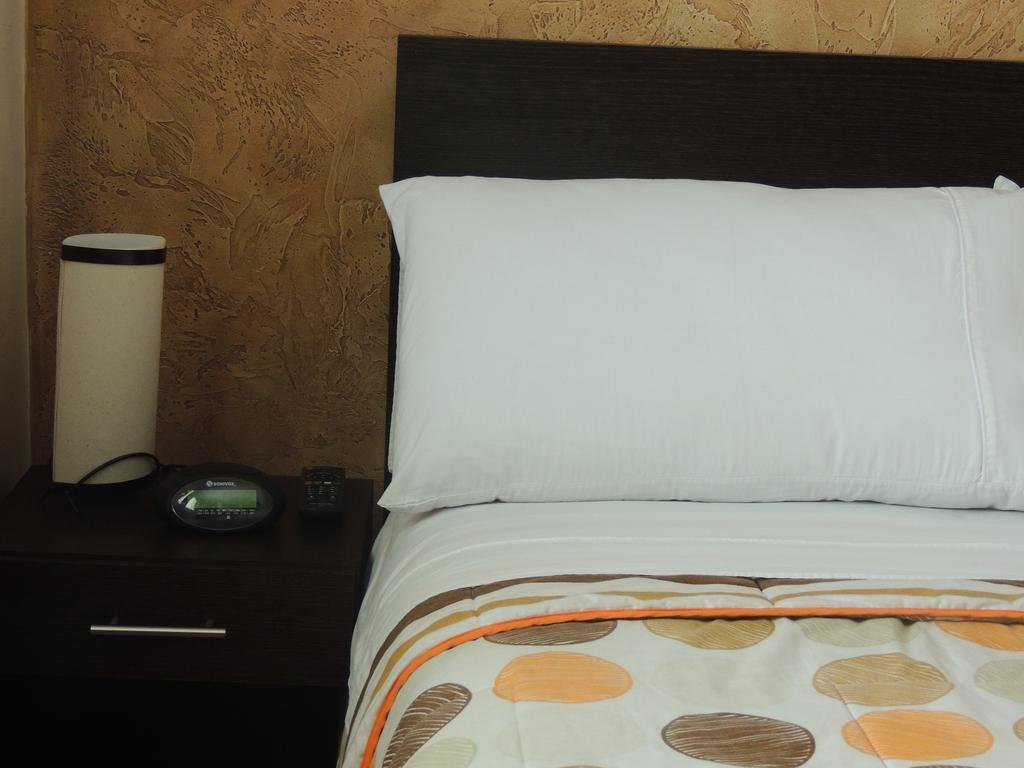 Titan Hotel & Spa Bogotá Rum bild